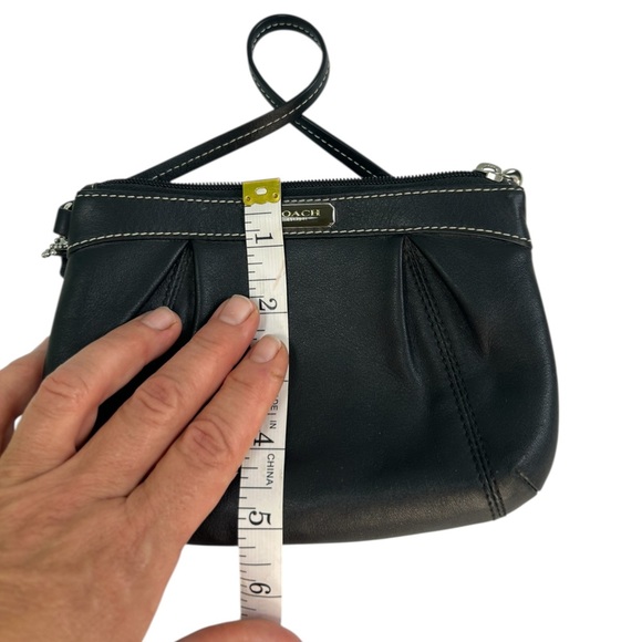 Coach Black Leather Soho Wristlet Wallet 7"x5" - Picture 8 of 10